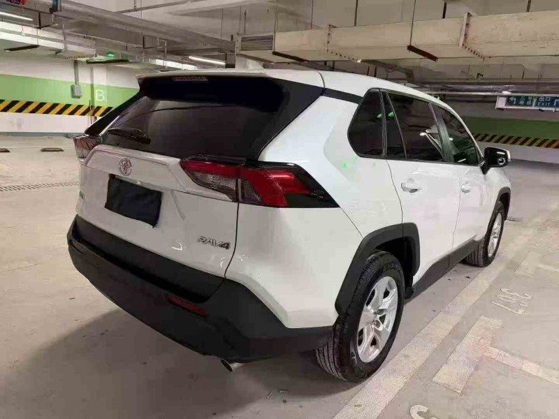 德阳24年丰田RAV4荣放8