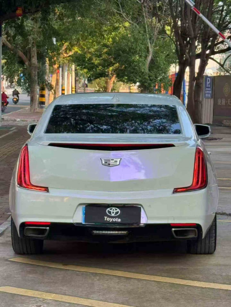 南平19年凯迪拉克XTS8