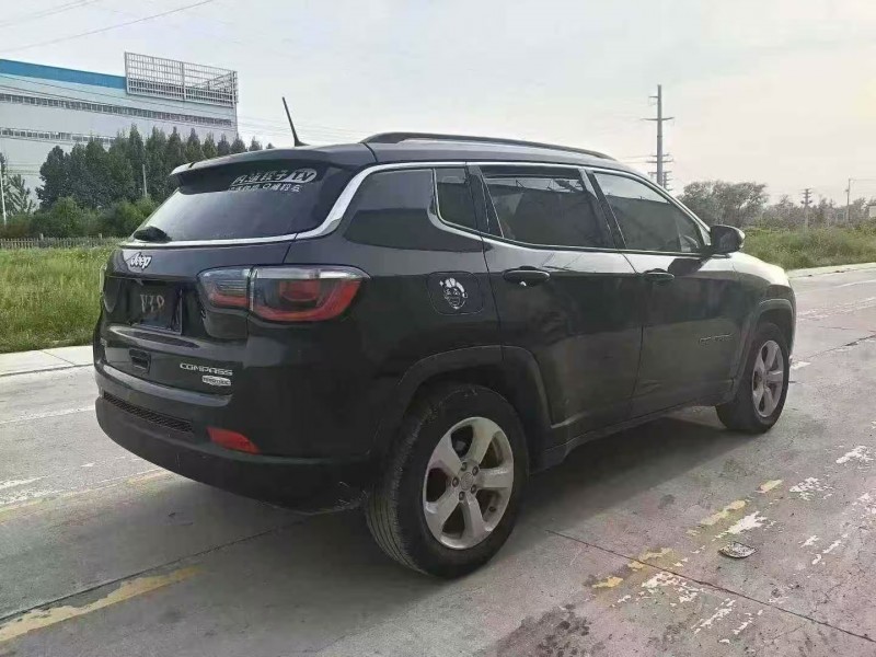 菏泽17年Jeep指南者8