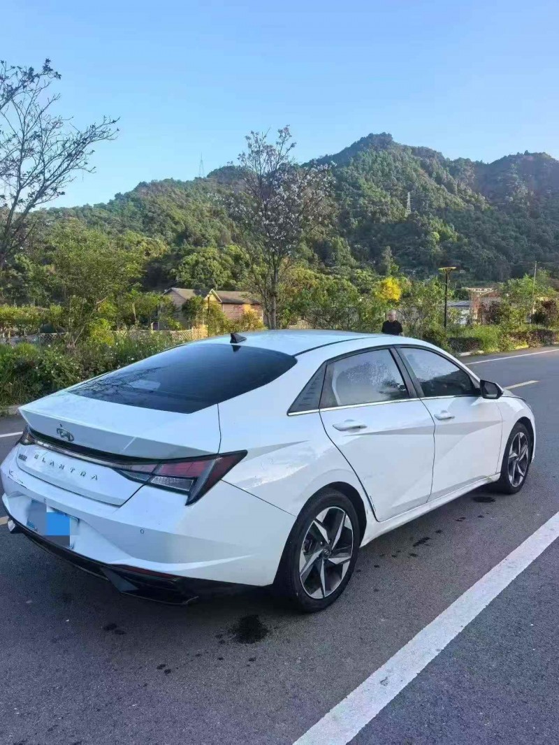 金华21年现代伊兰特8