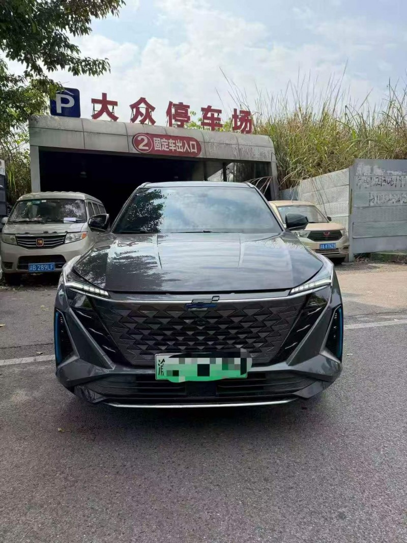重庆23年长安汽车欧尚1