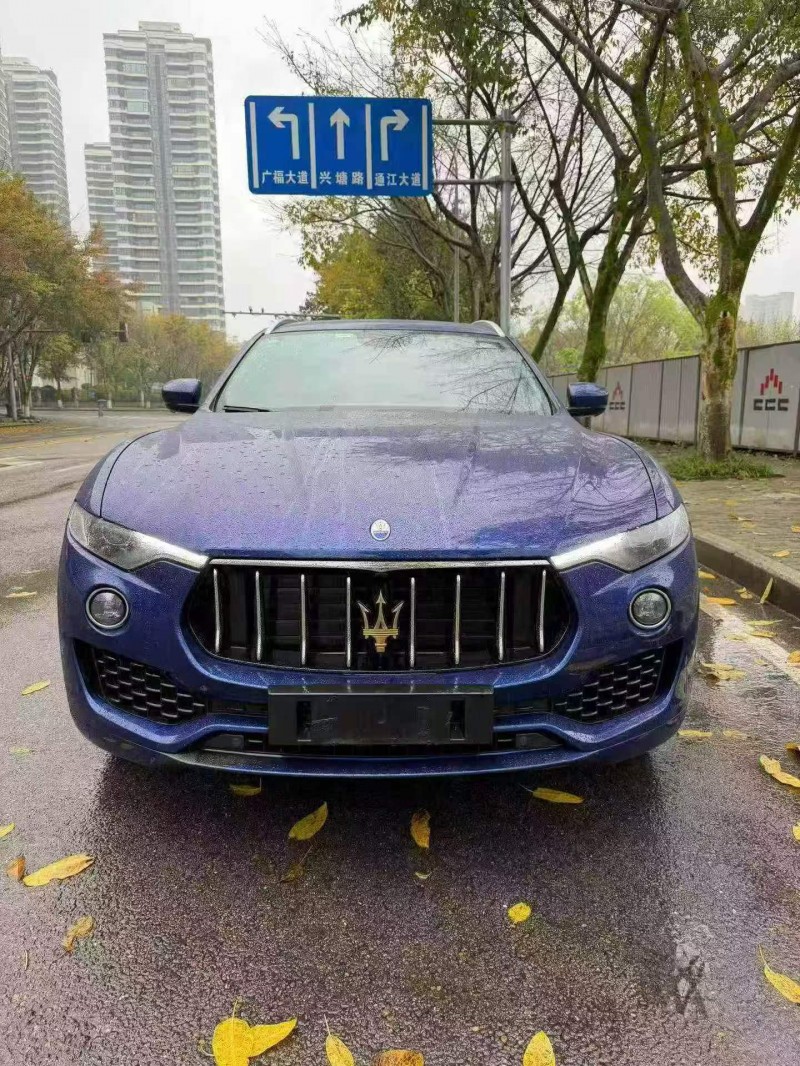 重庆20年玛莎拉蒂Levante1