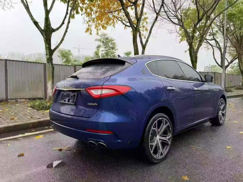 重庆20年玛莎拉蒂Levante6