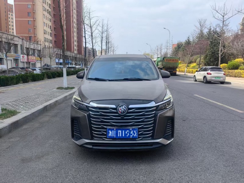 青岛22年别克GL81