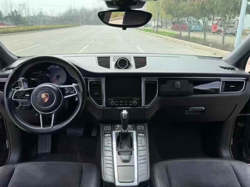 潍坊17年保时捷Macan5
