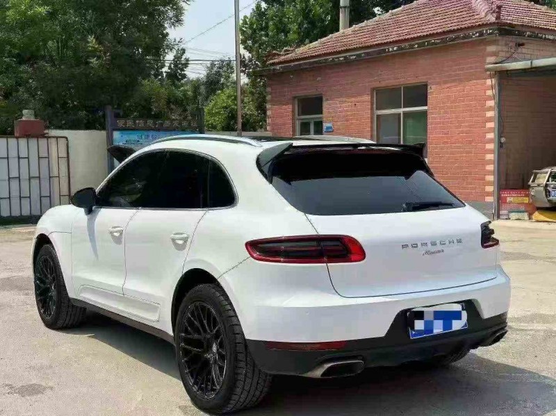 烟台17年保时捷Macan4