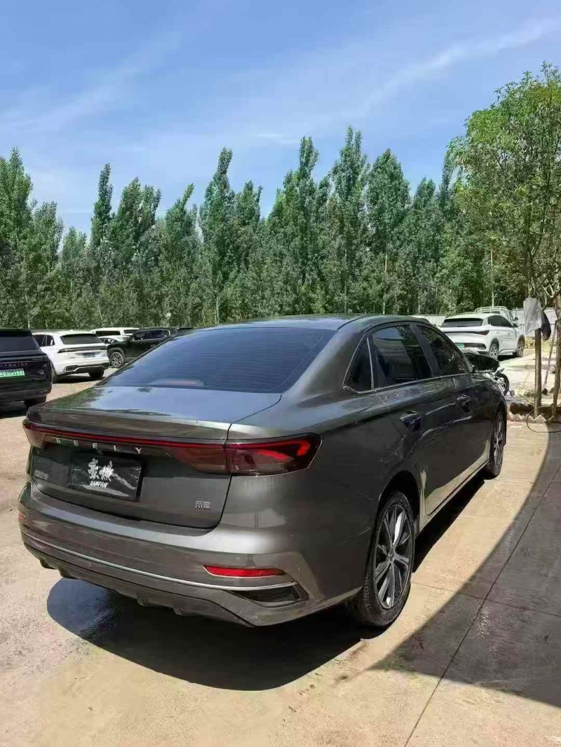 东营22年吉利帝豪9