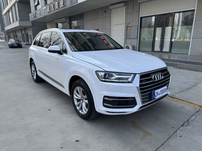 济宁17年奥迪Q74