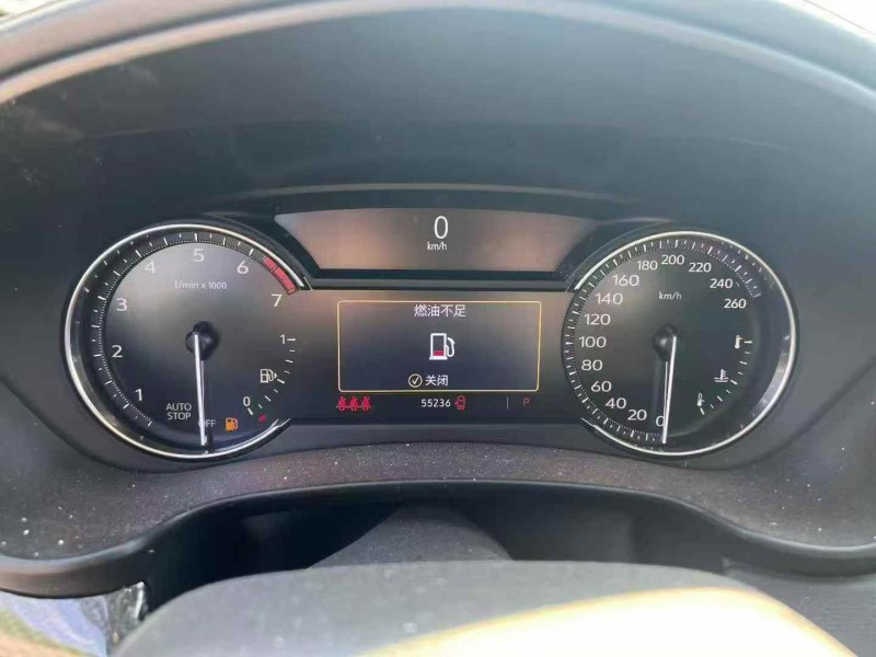 济宁19年凯迪拉克XT44