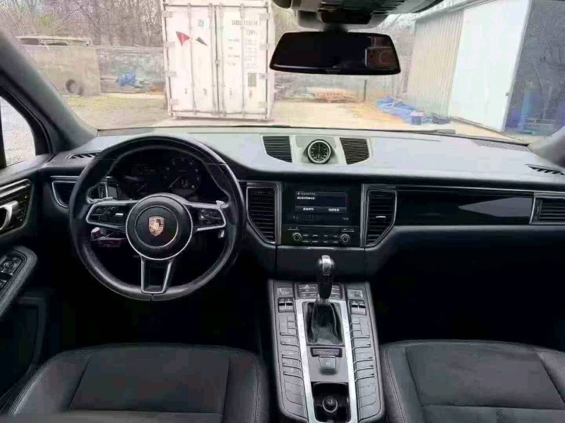 潍坊17年保时捷Macan5