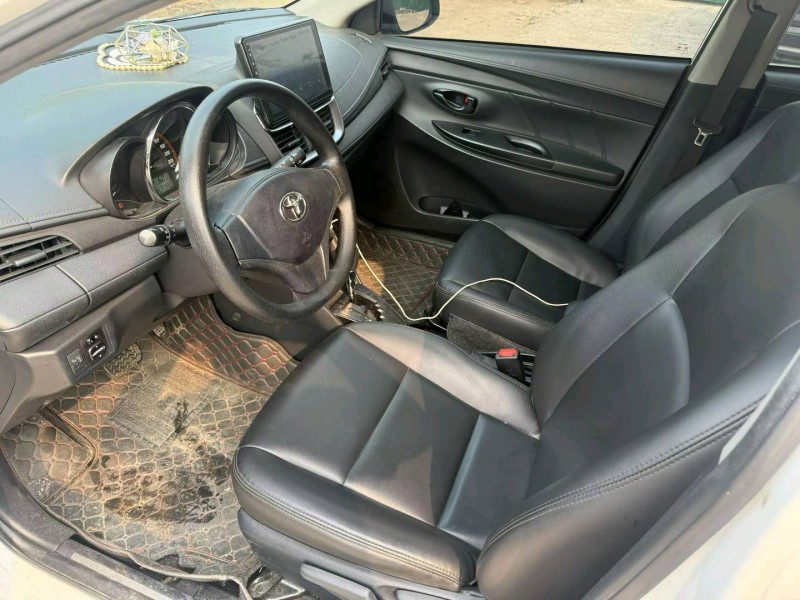 中山21年丰田YARiS L 致炫9