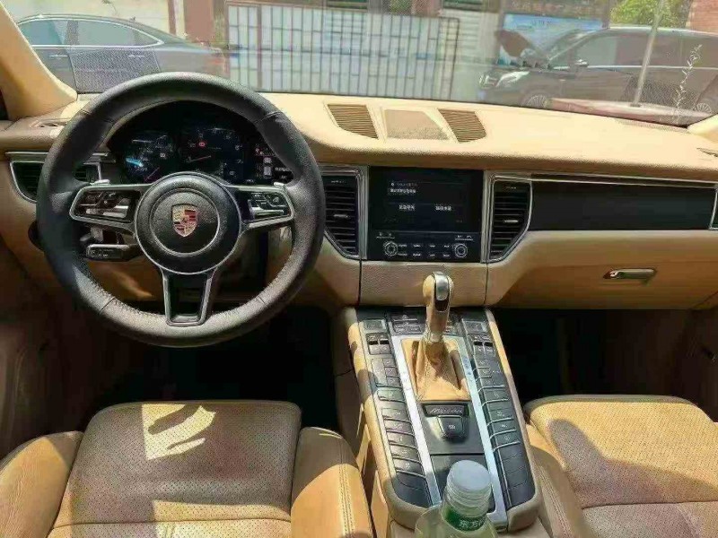 枣庄17年保时捷Macan5