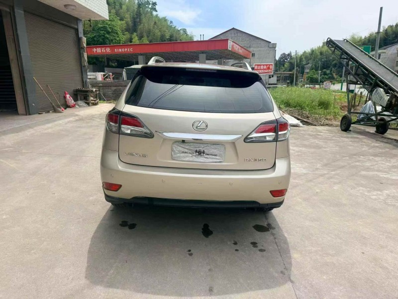防城港15年雷克萨斯RX8