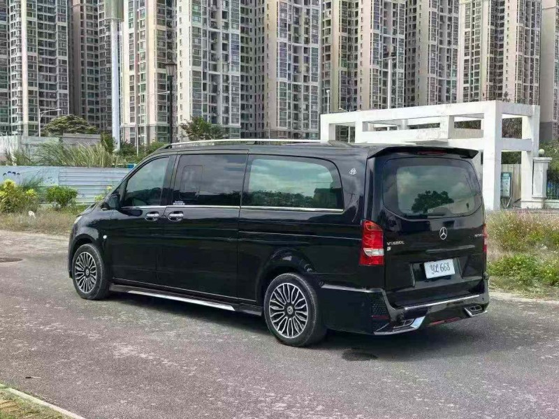 南宁21年奔驰威霆8