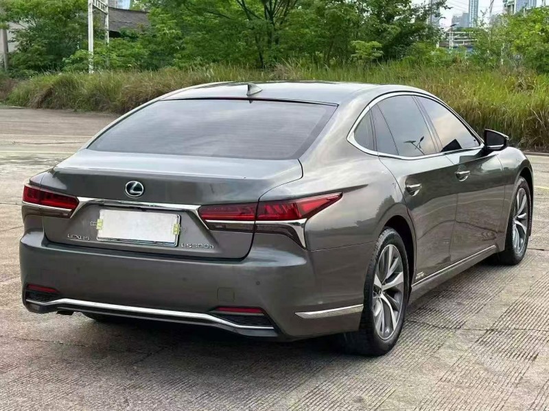 常德19年雷克萨斯LS8