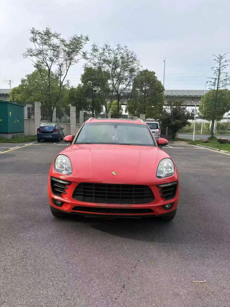 鄂州15年保时捷Macan1