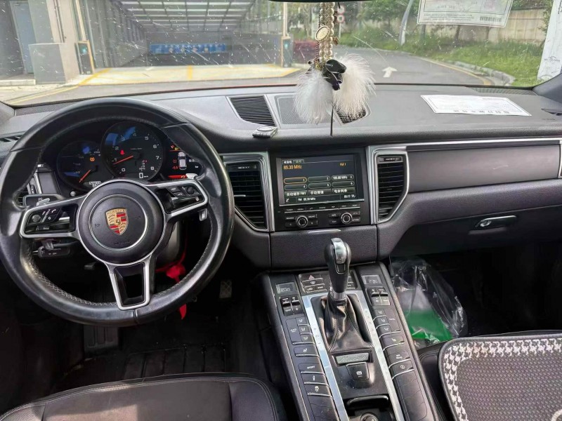 鄂州15年保时捷Macan6