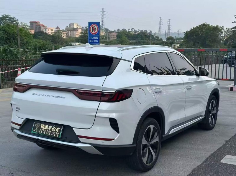 广州22年比亚迪宋8