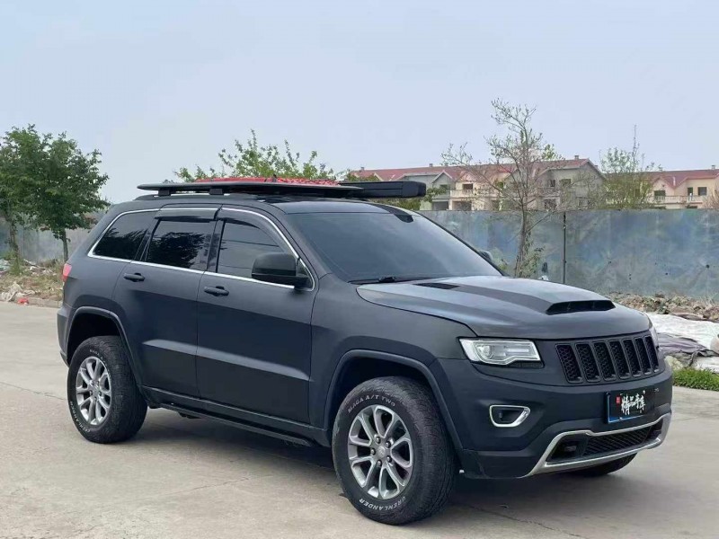 青岛13年Jeep大切诺基3