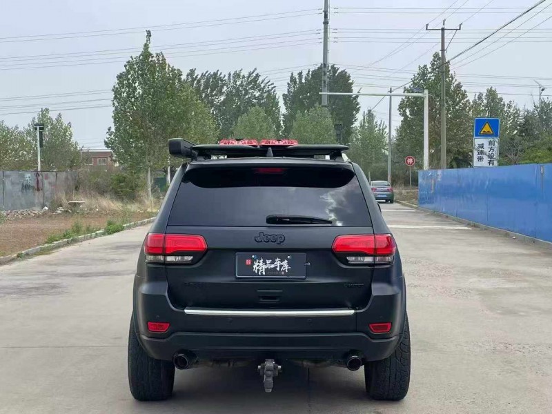 青岛13年Jeep大切诺基9