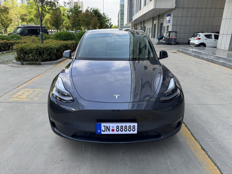 济宁23年特斯拉MODEL Y1