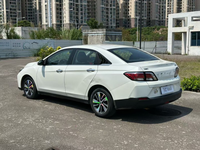 南宁18年启辰D605