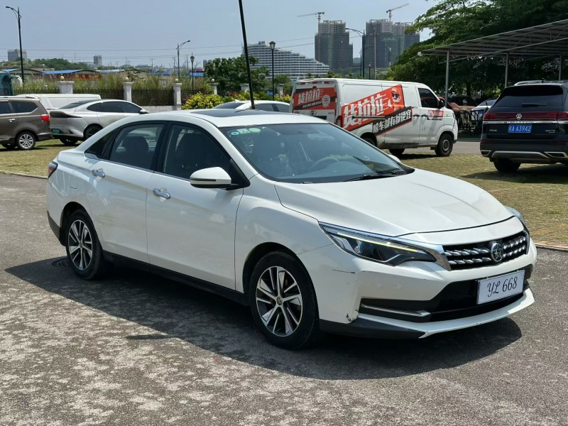 南宁18年启辰D607