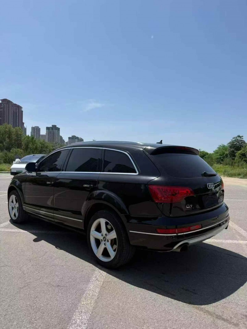 苏州15年奥迪Q78