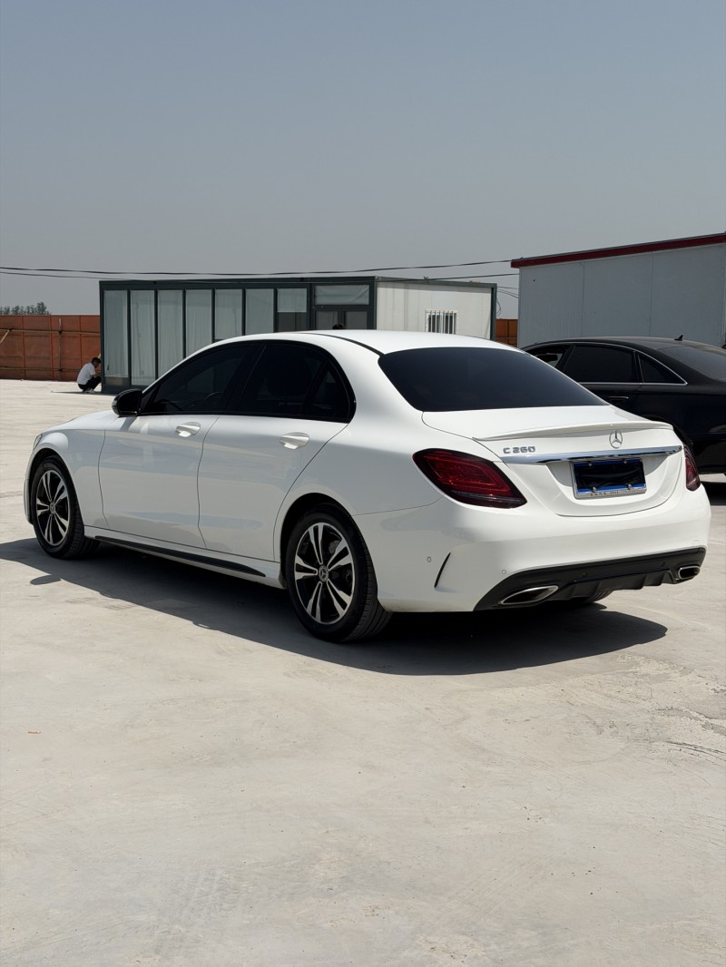 新乡20年奔驰C9