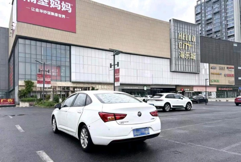金华16年别克威朗2