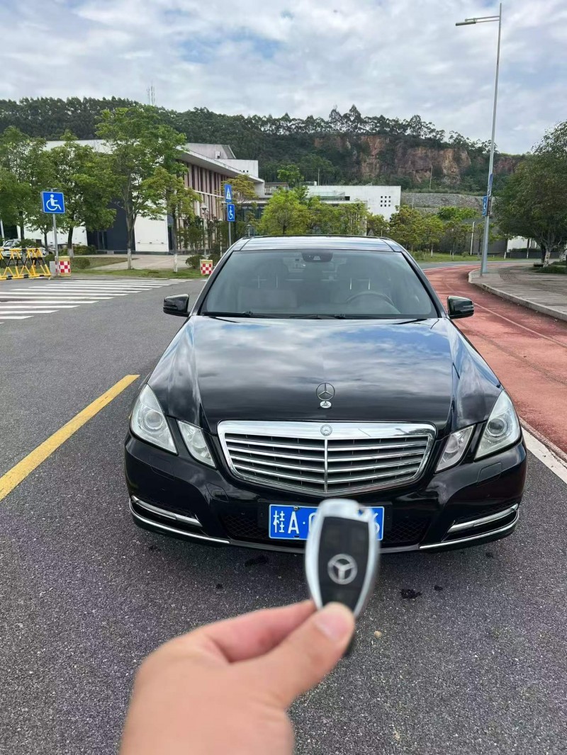 贺州13年奔驰E1