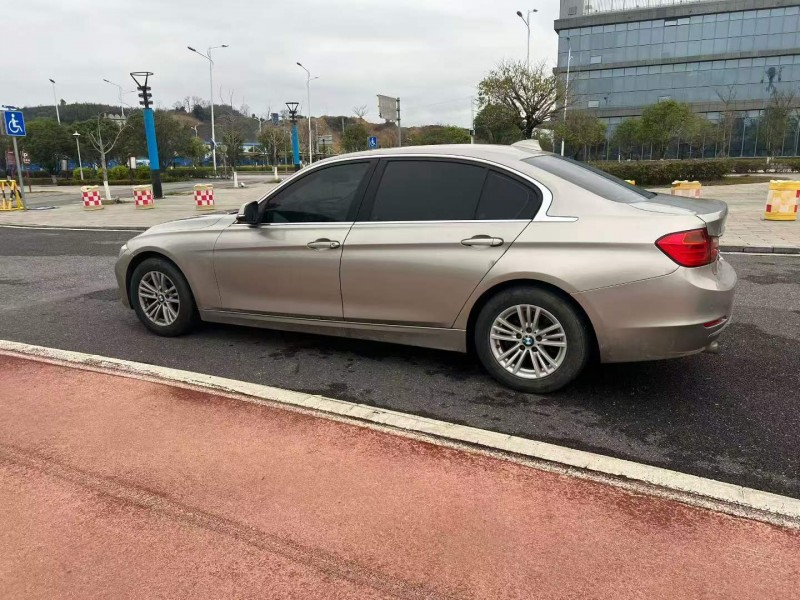 贺州13年宝马3系8