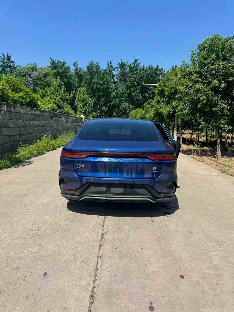 郑州22年比亚迪汉8