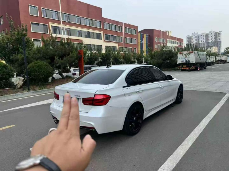 东营17年宝马3系8
