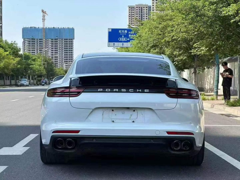 安阳20年保时捷帕拉梅拉9