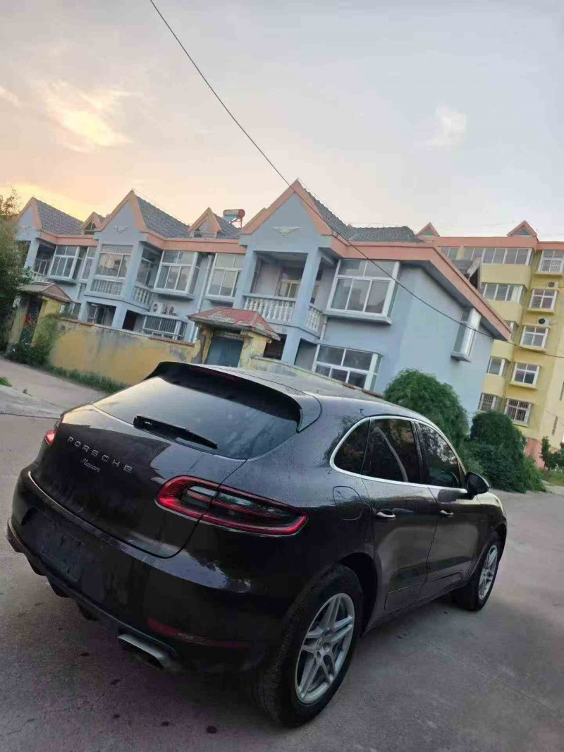 潍坊18年保时捷Macan7