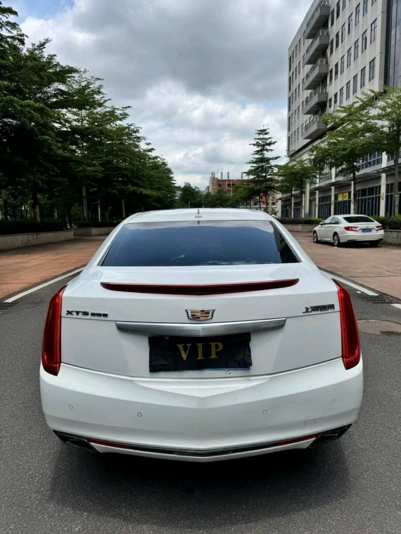东莞15年凯迪拉克XTS8