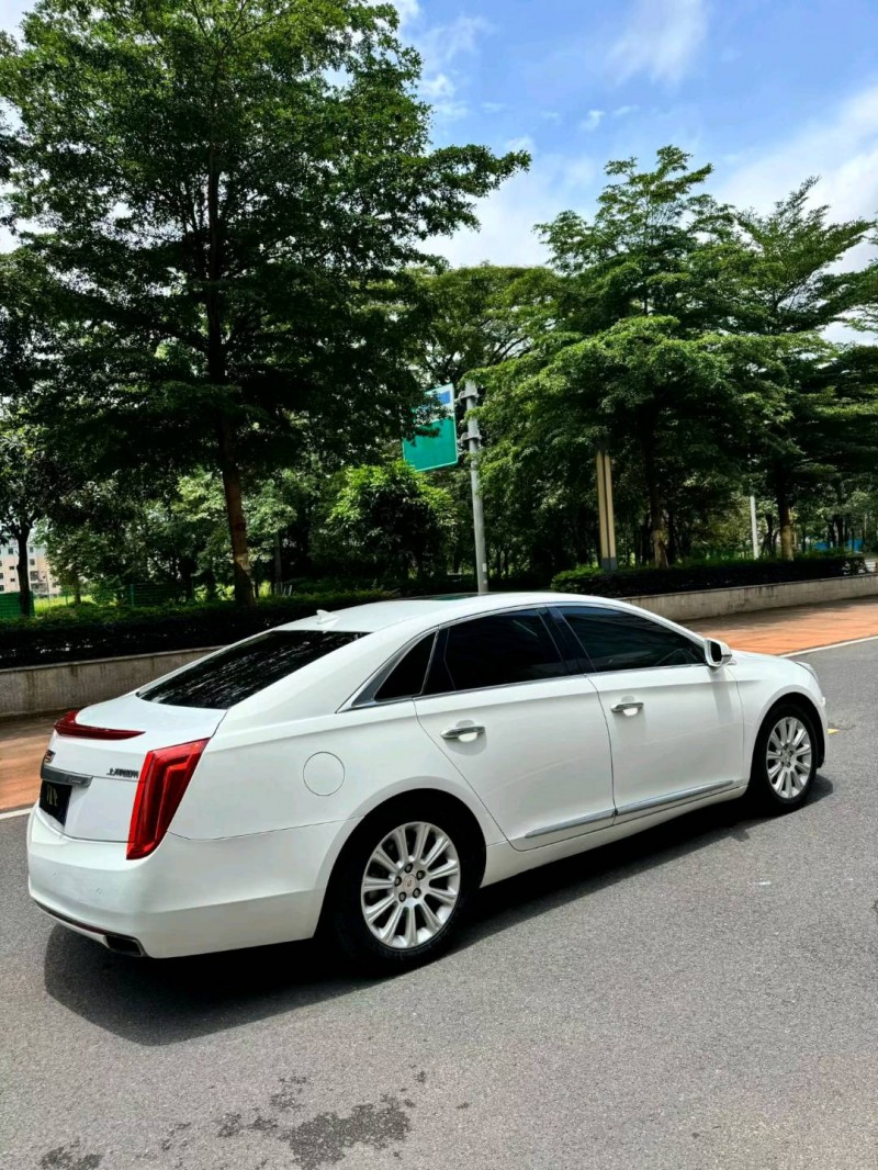 东莞15年凯迪拉克XTS9