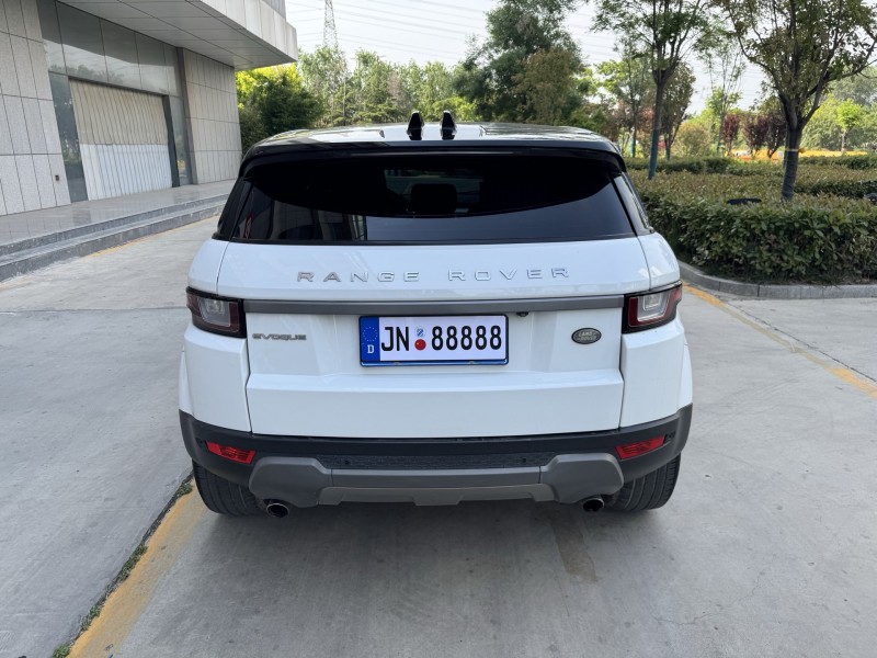 济宁18年路虎极光9
