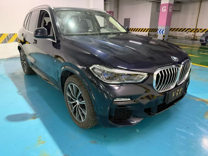 成都19年宝马X54