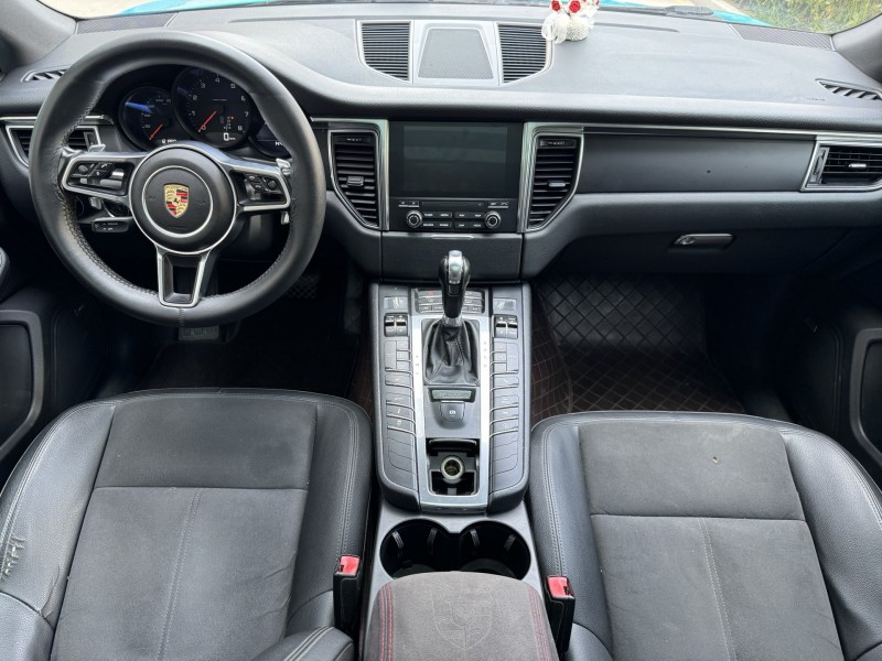 济宁16年保时捷Macan8