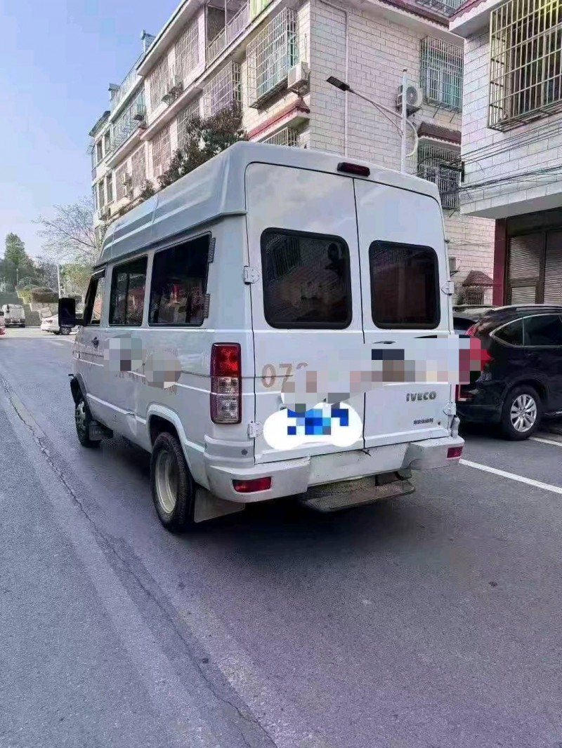 长沙20年依维柯得意7