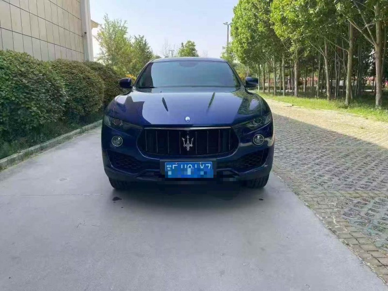枣庄17年玛莎拉蒂Levante1