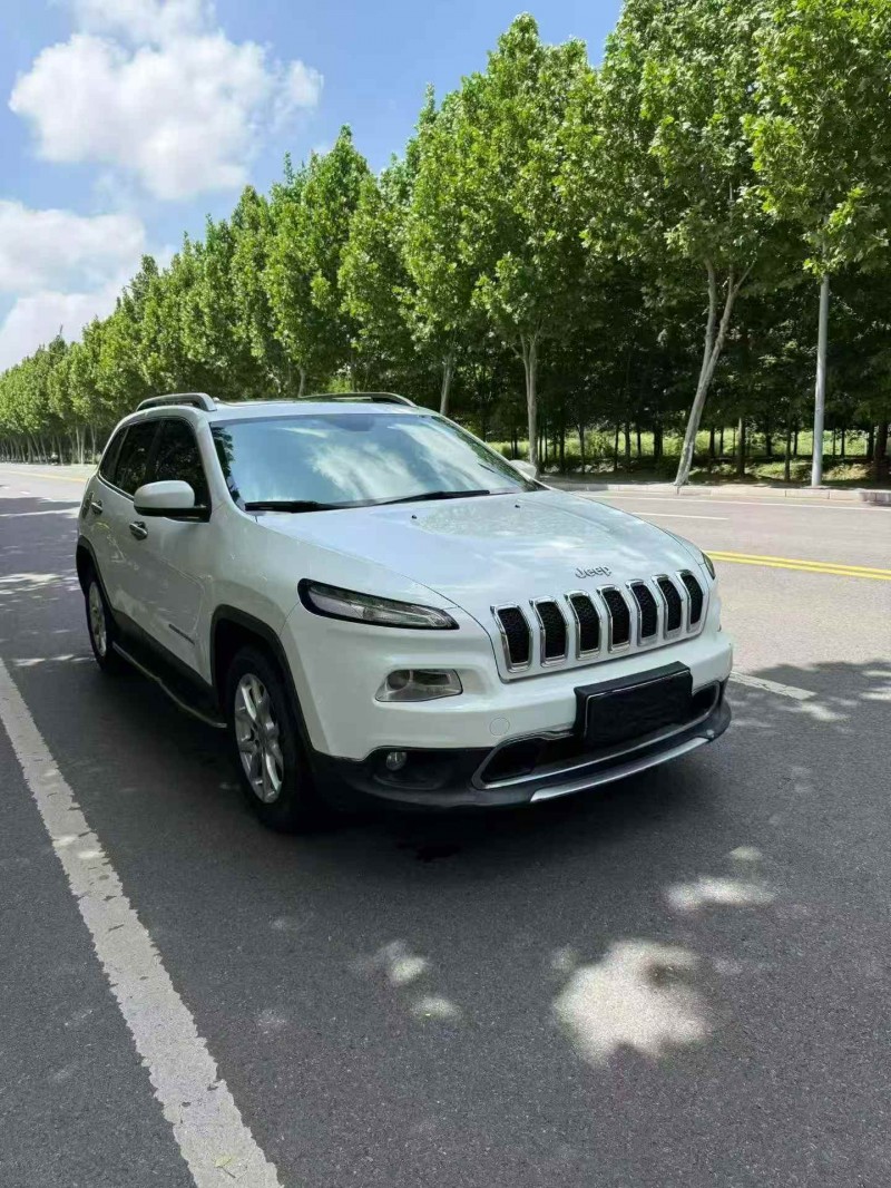 苏州18年Jeep自由光3