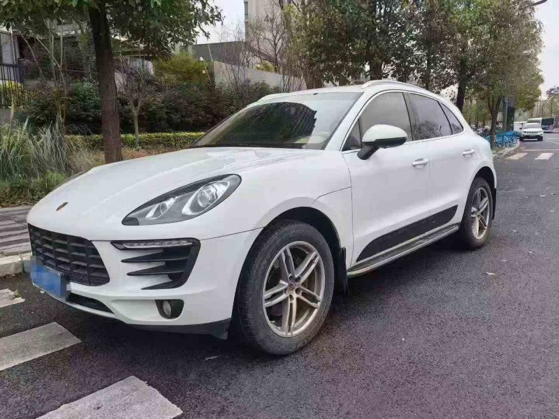 广元15年保时捷Macan3
