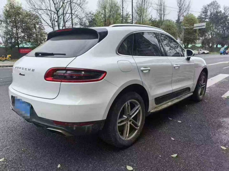 广元15年保时捷Macan8