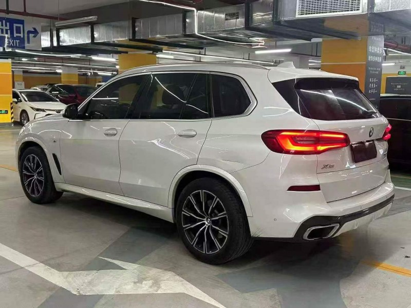 重庆19年宝马X57