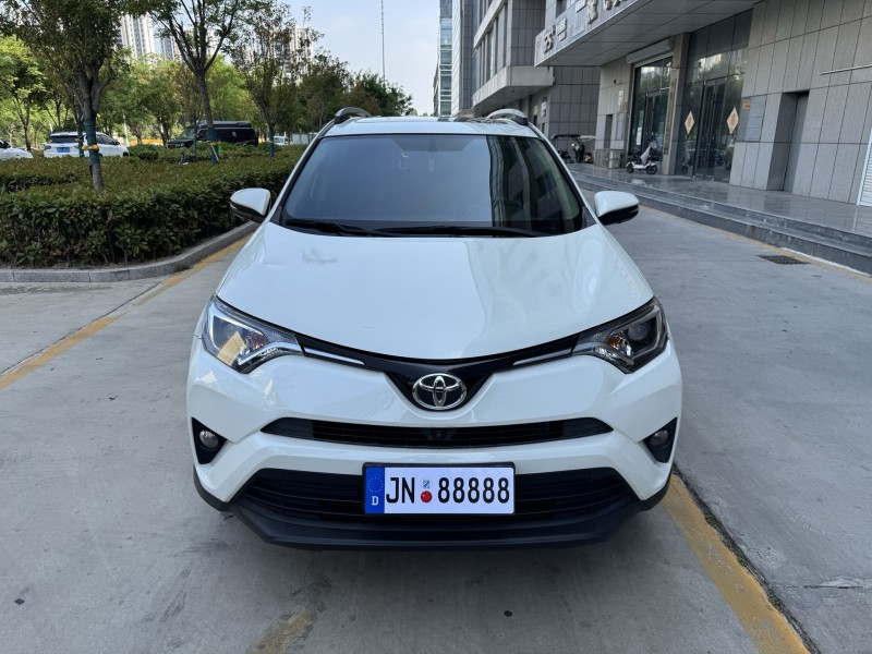 济宁18年丰田RAV41