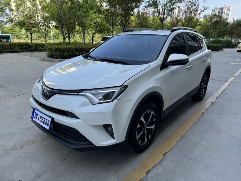 济宁18年丰田RAV43