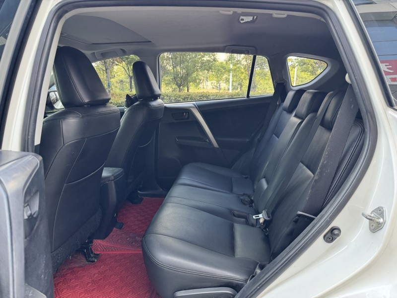 济宁18年丰田RAV47